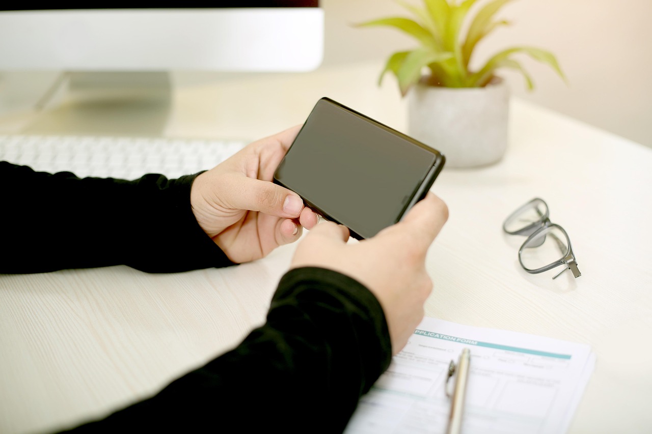 mockup, phone, iphone, phone mockup, ios phone, andriod phone, jatinder, jeetu, jatinderjeetu, mockups, f1 digitals